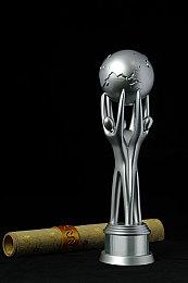 大恐龙终结篇！《侏罗纪世界3》上映首日票房破亿